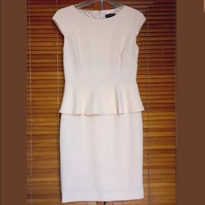 Tahari Peach Sheath Dress - Small (6)